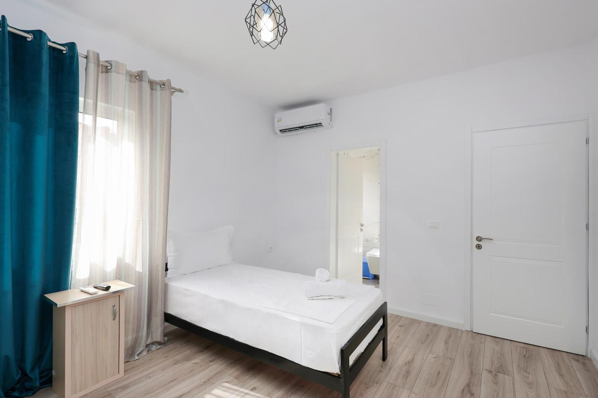 Guesthouse Noke Berat Bagian luar foto