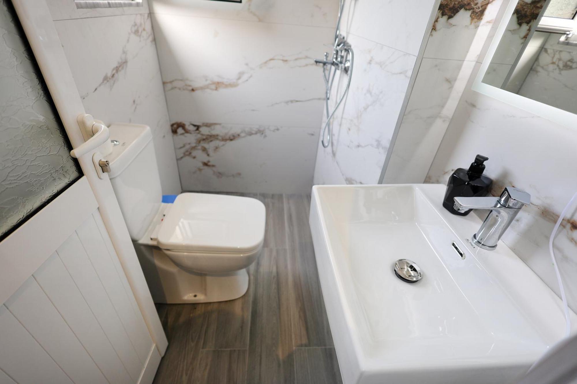 Guesthouse Noke Berat Bagian luar foto